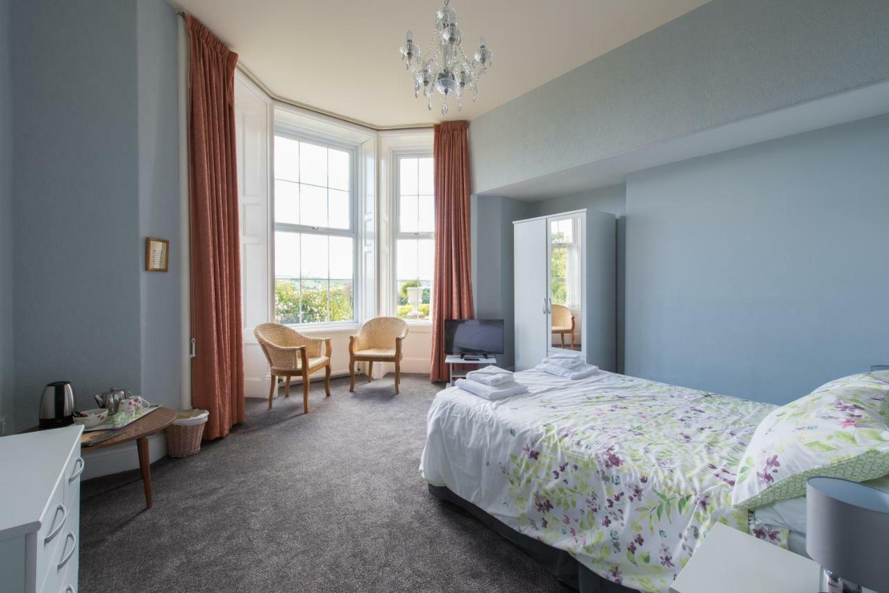 Gilsland Hall 2*